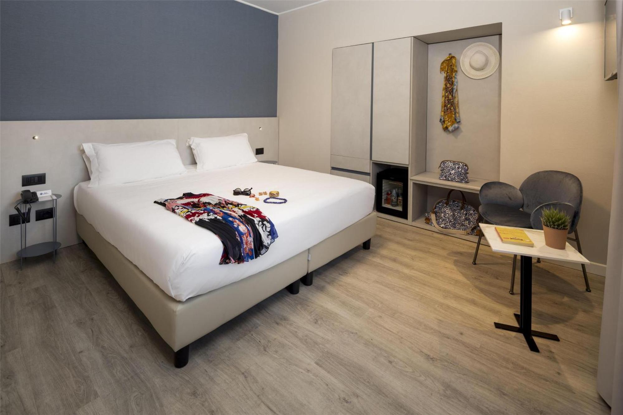 Hotel Western Regina Elena 4*
