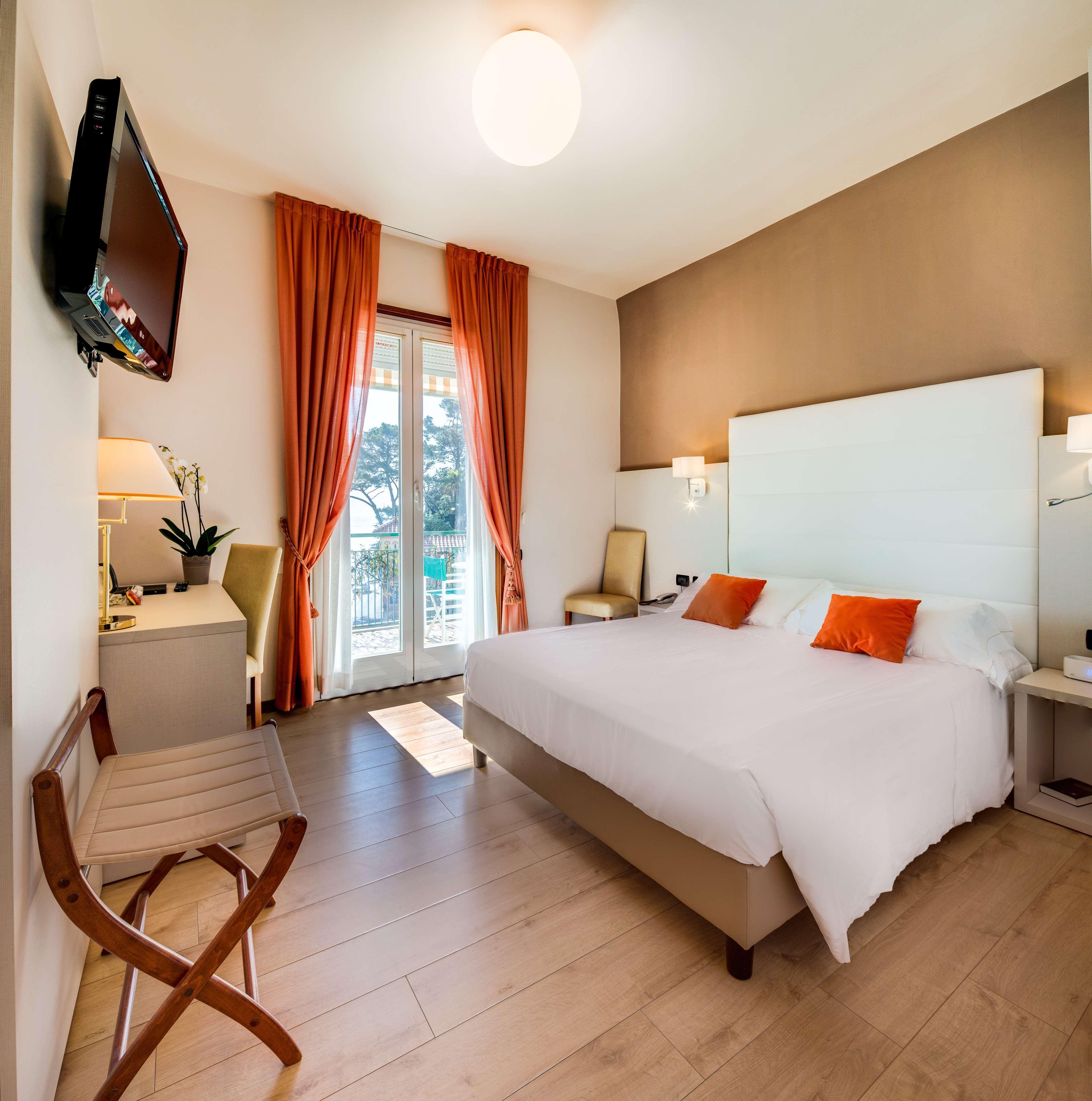 Hotel Western Regina Elena 4*